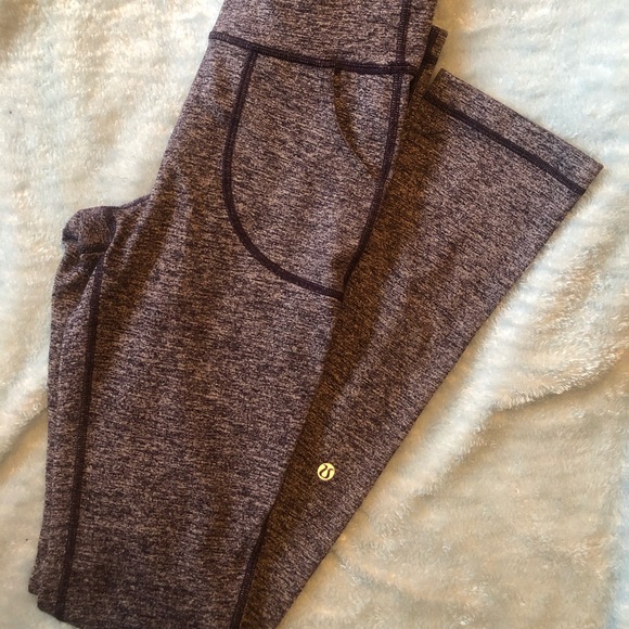 Lululemon size 4 (long) legging - Picture 2 of 3